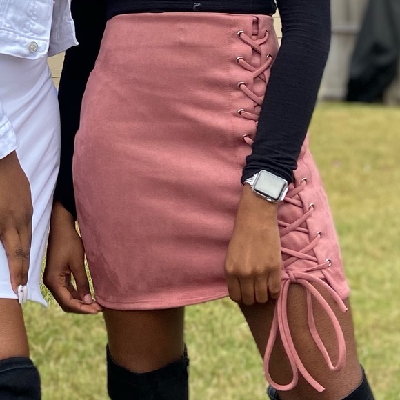 Mauve Velvet skirt with Tie up Detail - Picture 3 of 3